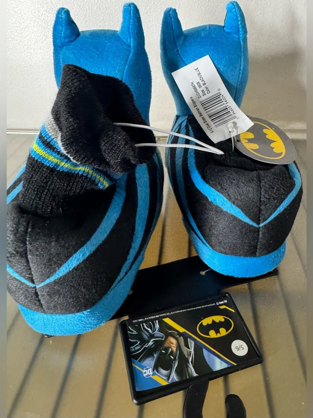 DC Comics Black and Blue Batman Plush 3d head sock Slippers grip bottoms sz 5/6